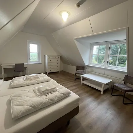 Ferienhaus Spacious Country Retreat Den Burg