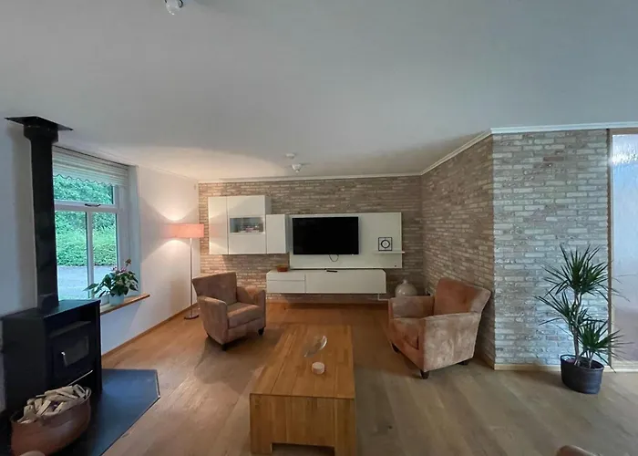 Spacious Country Retreat 登堡